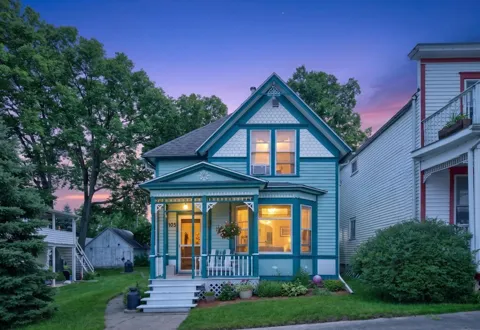 105 Kenilworth Avenue