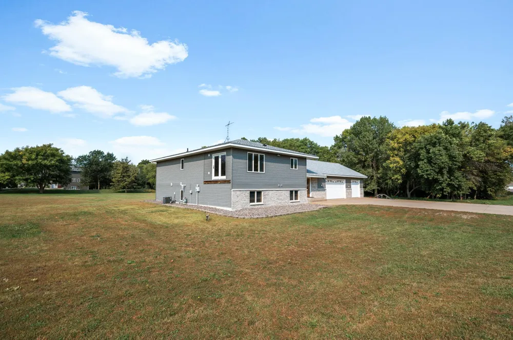 9955 Hall Avenue NE Monticello, MN 55362