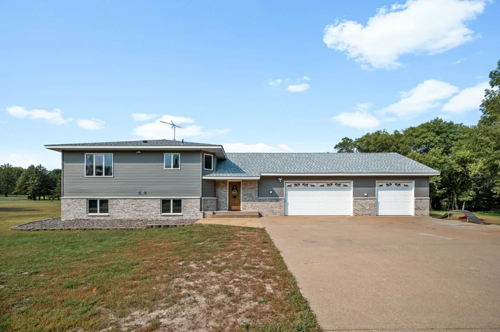 9955 Hall Avenue NE Monticello, MN 55362