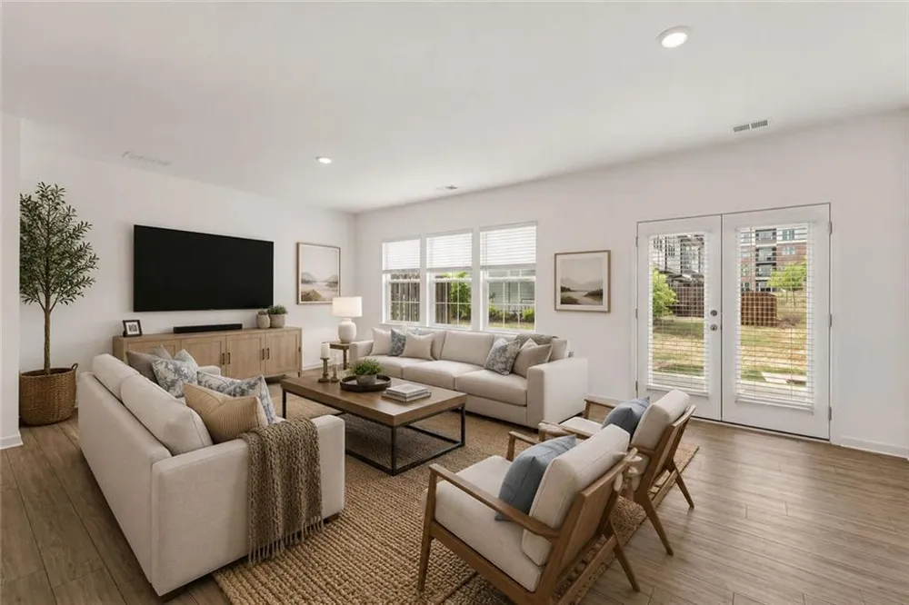 649 Isom Walk Suwanee, GA 30024