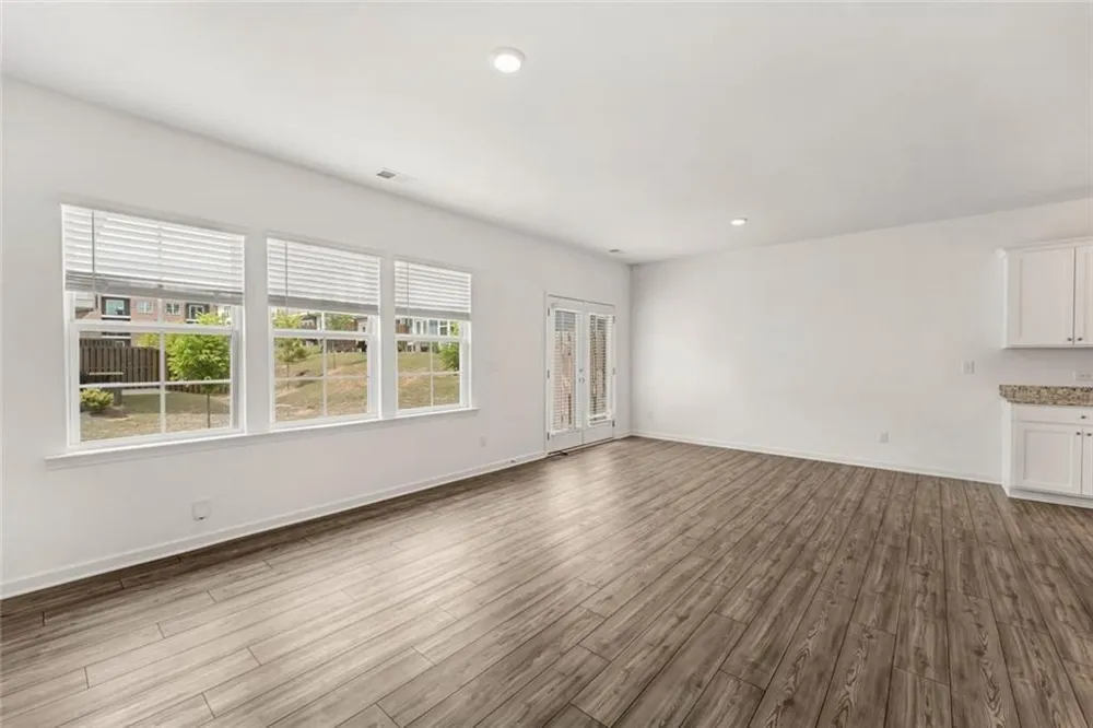 649 Isom Walk Suwanee, GA 30024