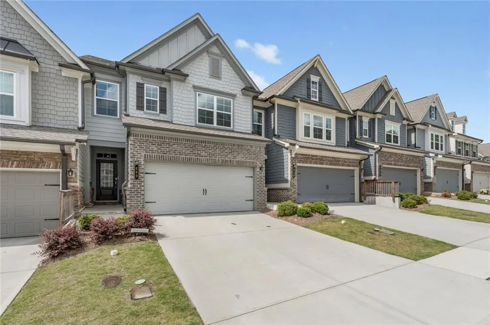 649 Isom Walk Suwanee, GA 30024