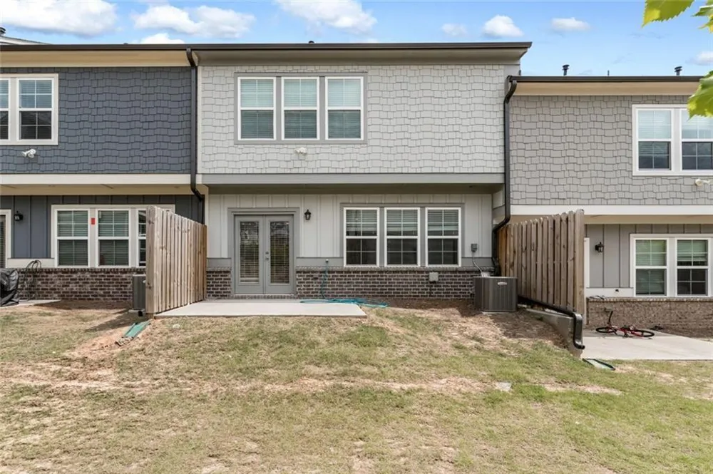 649 Isom Walk Suwanee, GA 30024