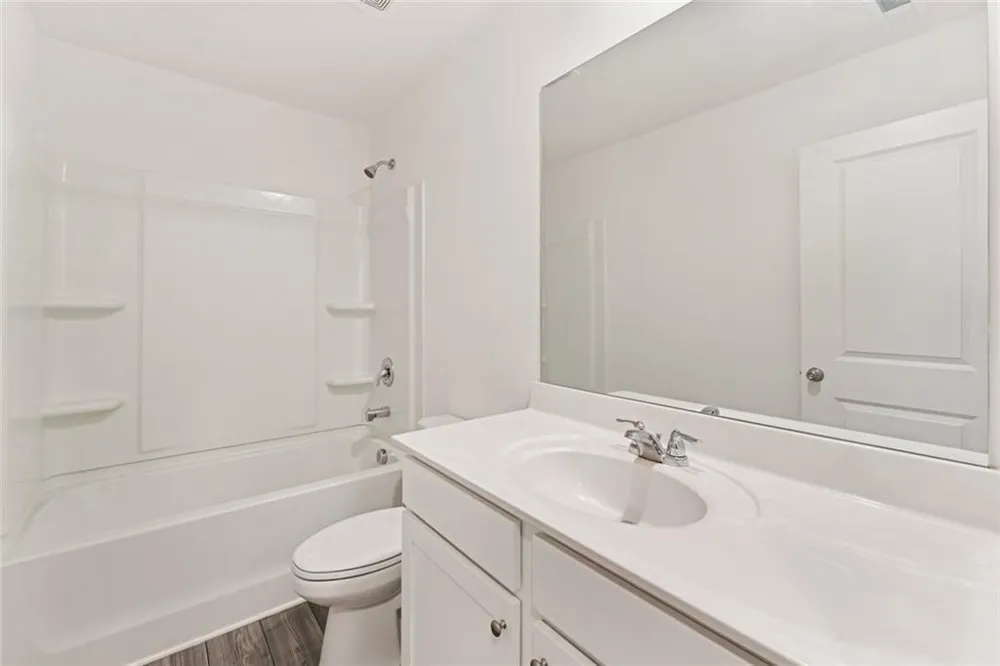 649 Isom Walk Suwanee, GA 30024