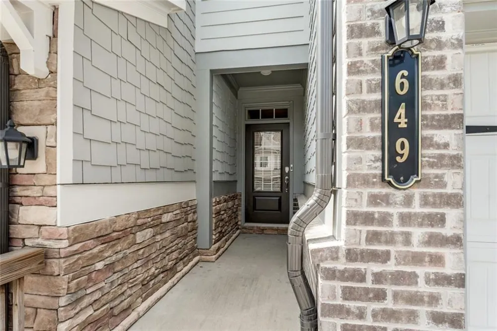 649 Isom Walk Suwanee, GA 30024