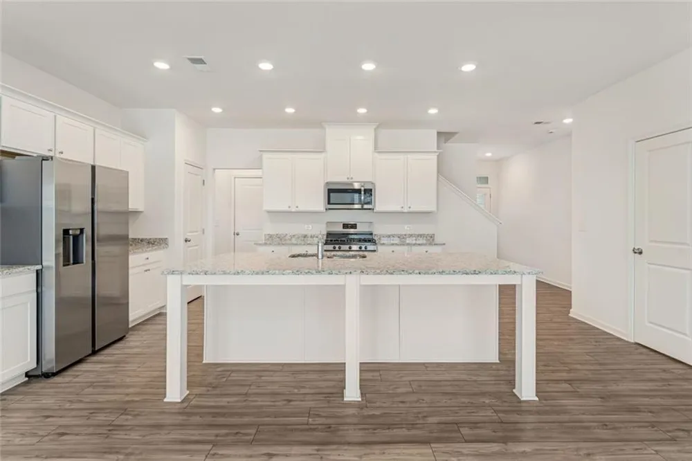 649 Isom Walk Suwanee, GA 30024