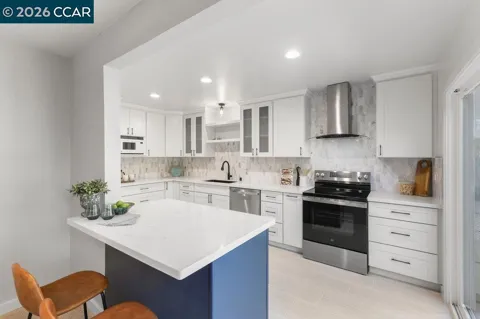 3674 Rossmoor Pkwy #5