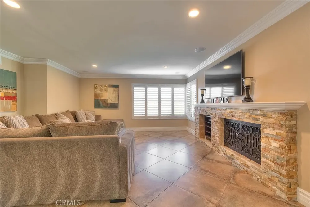 2383 Pacer Norco, CA 92860