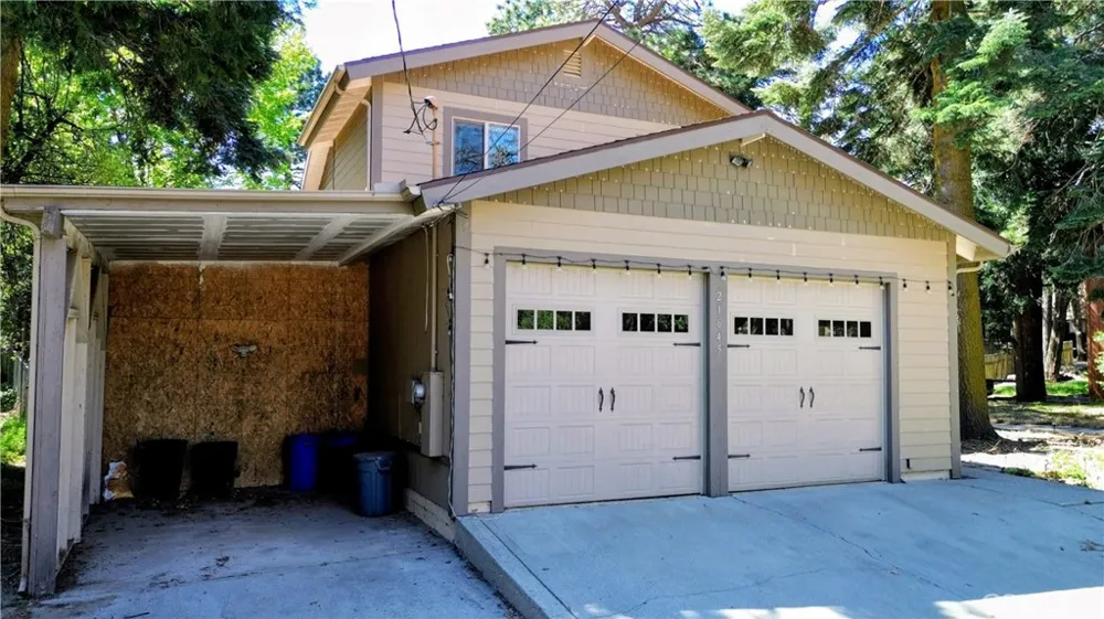 21645 Jobs Peak Road Cedarpines Park, CA 92322