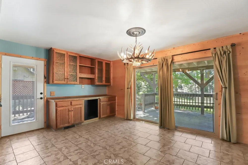 21645 Jobs Peak Road Cedarpines Park, CA 92322