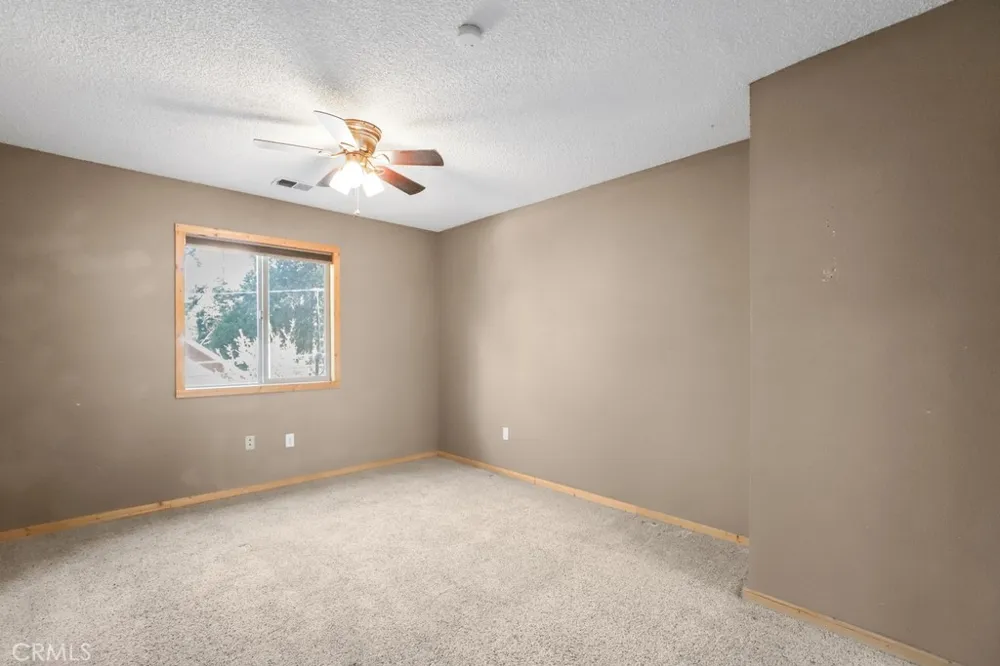 21645 Jobs Peak Road Cedarpines Park, CA 92322