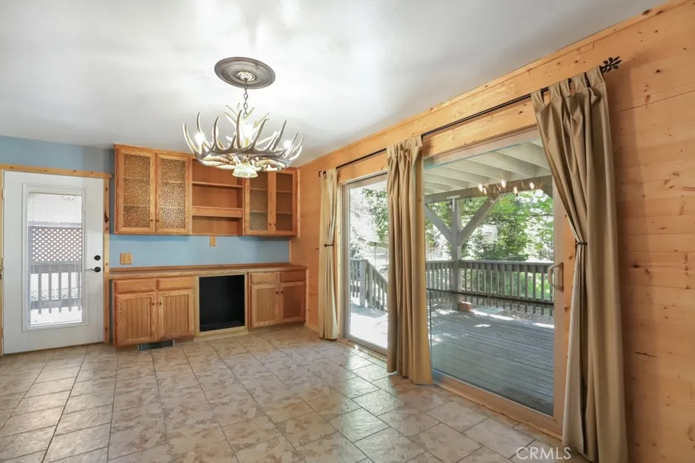 21645 Jobs Peak Road Cedarpines Park, CA 92322