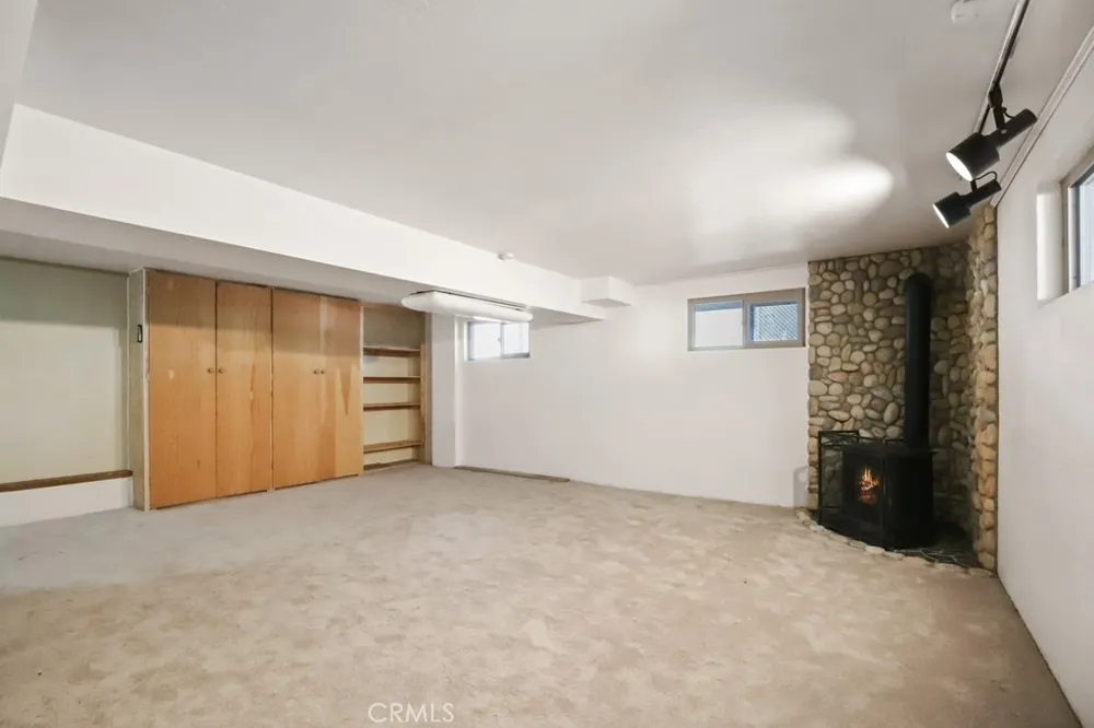 21645 Jobs Peak Road Cedarpines Park, CA 92322