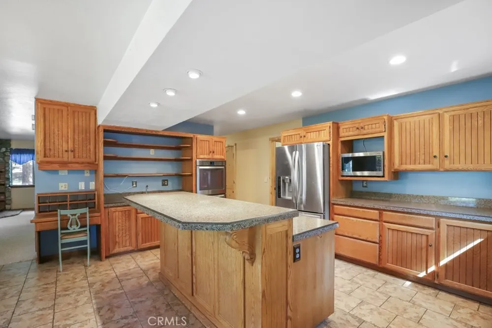 21645 Jobs Peak Road Cedarpines Park, CA 92322