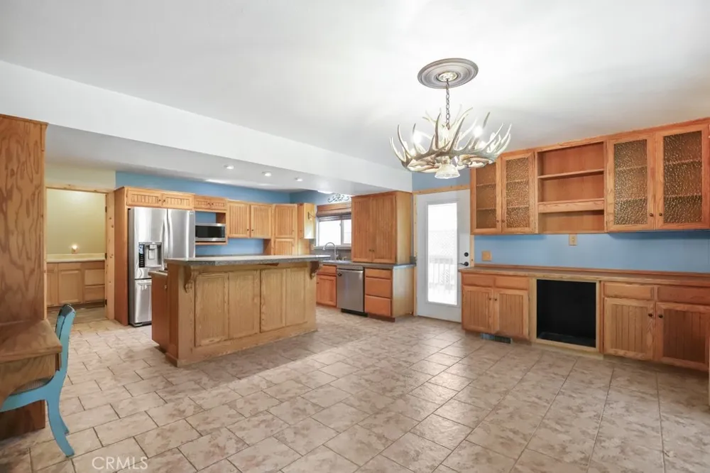 21645 Jobs Peak Road Cedarpines Park, CA 92322