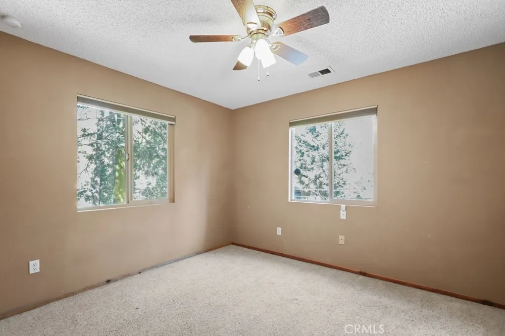 21645 Jobs Peak Road Cedarpines Park, CA 92322
