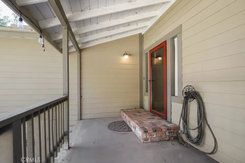 21645 Jobs Peak Road Cedarpines Park, CA 92322