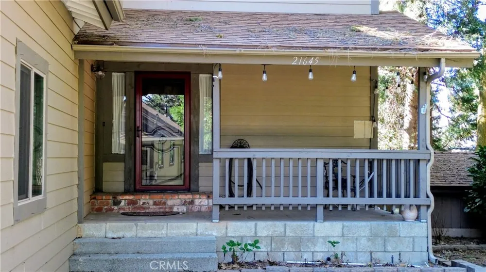 21645 Jobs Peak Road Cedarpines Park, CA 92322