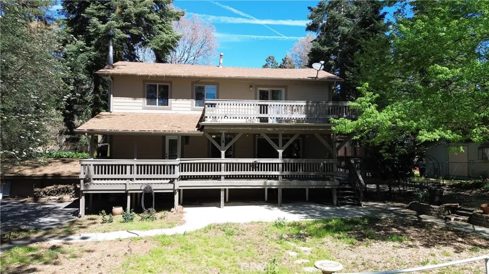 21645 Jobs Peak Road Cedarpines Park, CA 92322