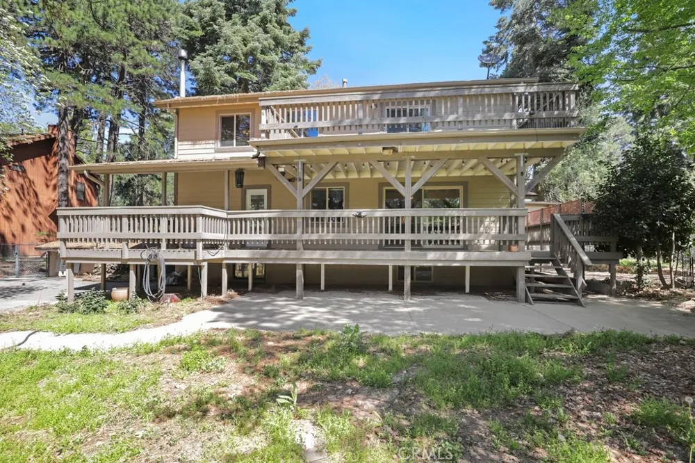 21645 Jobs Peak Road Cedarpines Park, CA 92322