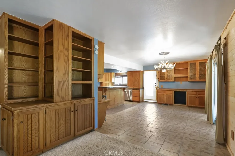 21645 Jobs Peak Road Cedarpines Park, CA 92322
