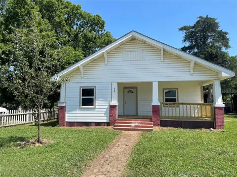 206 W Main