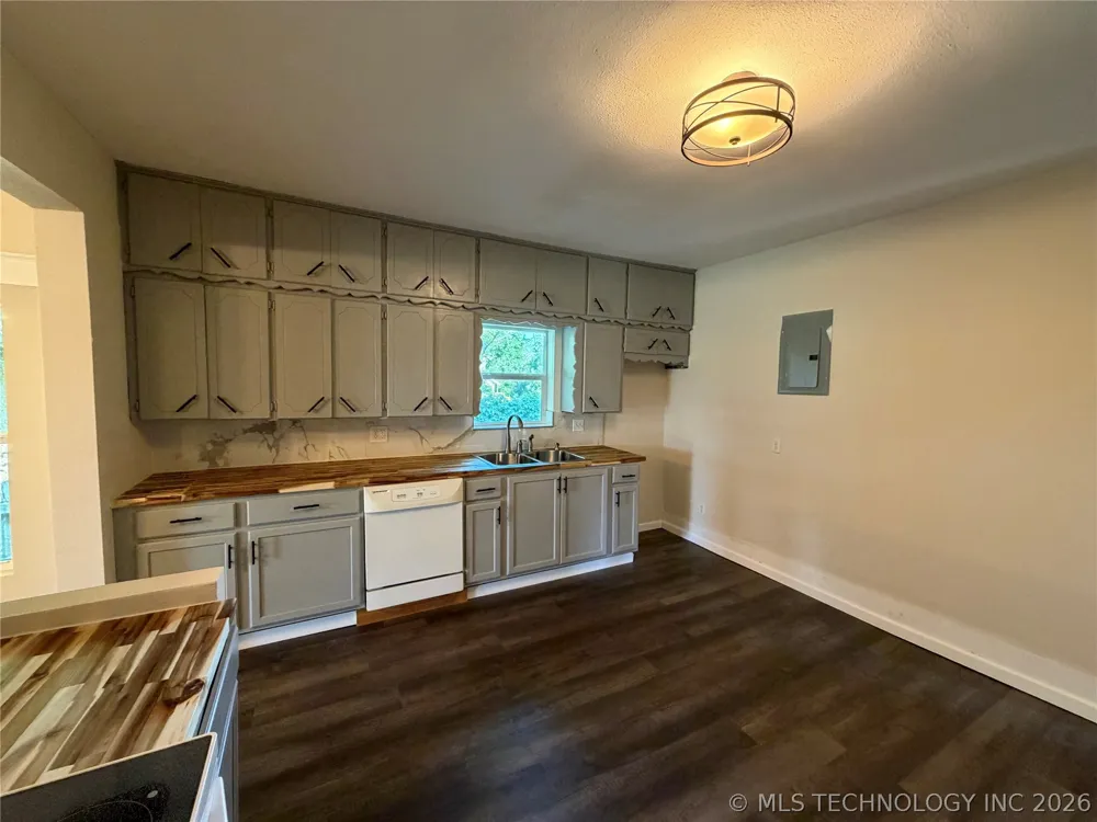 206 W Main Bokchito, OK 73449