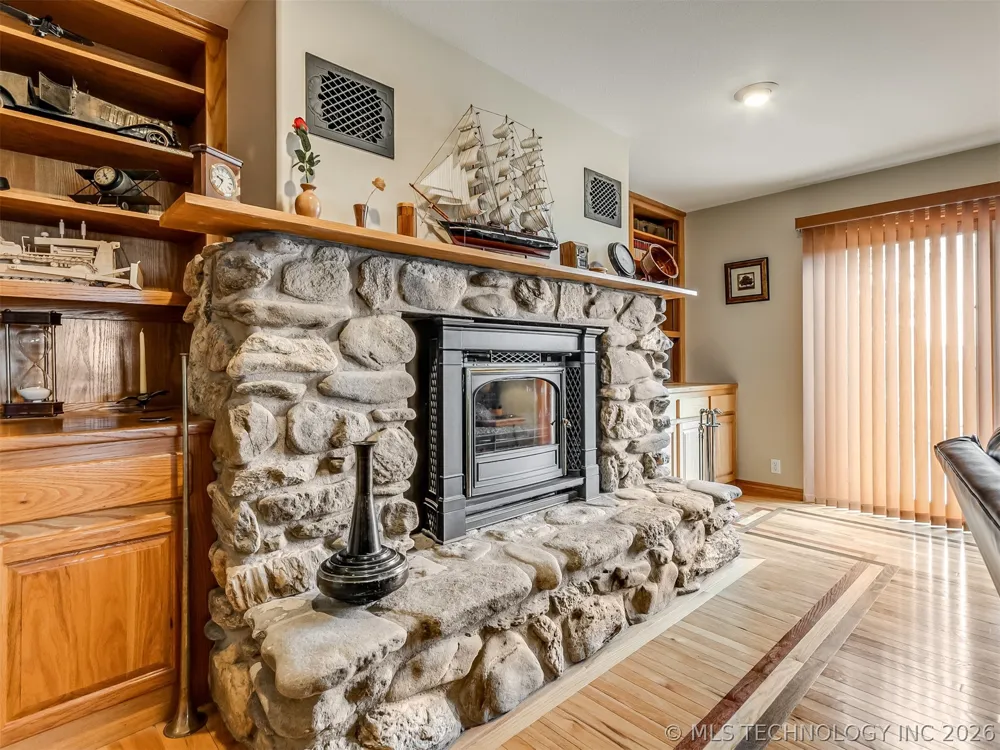 19190 Valley View Lane Catoosa, OK 74015