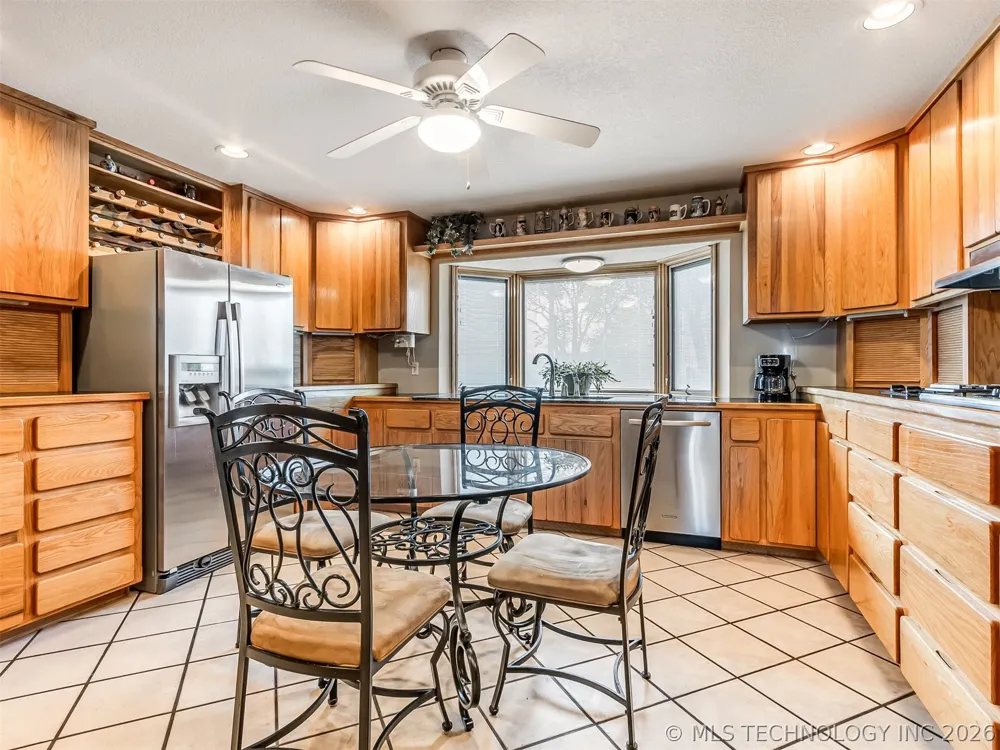 19190 Valley View Lane Catoosa, OK 74015