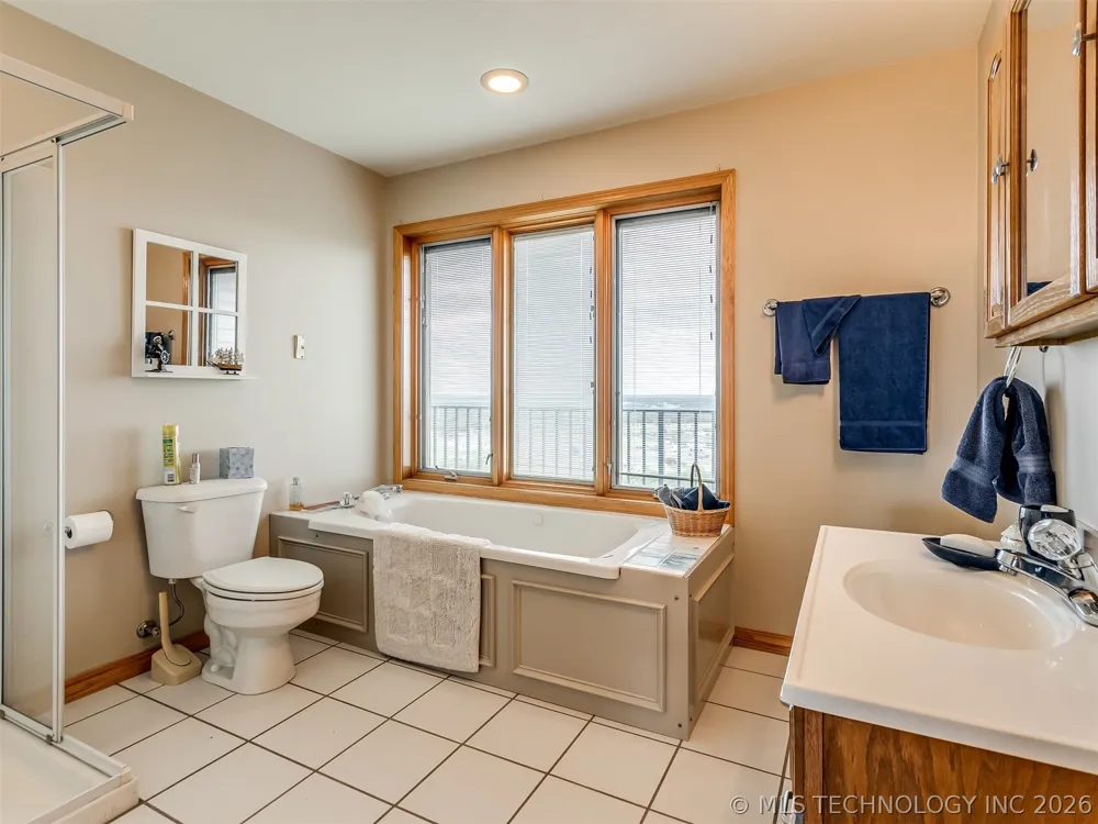 19190 Valley View Lane Catoosa, OK 74015