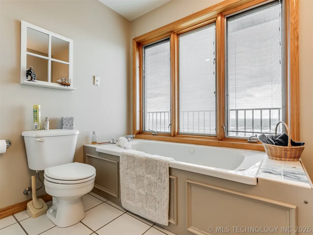 19190 Valley View Lane Catoosa, OK 74015
