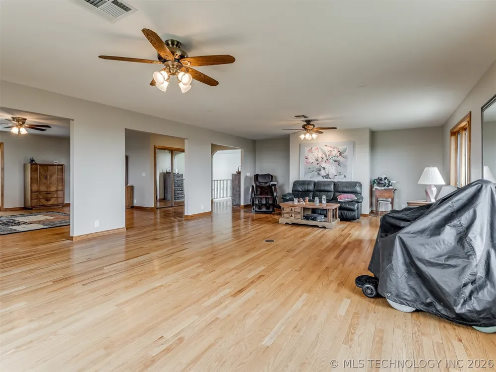 19190 Valley View Lane Catoosa, OK 74015