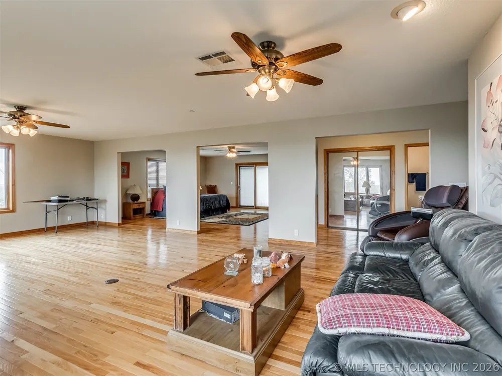 19190 Valley View Lane Catoosa, OK 74015