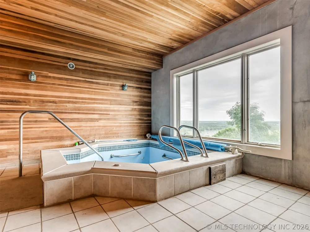 19190 Valley View Lane Catoosa, OK 74015