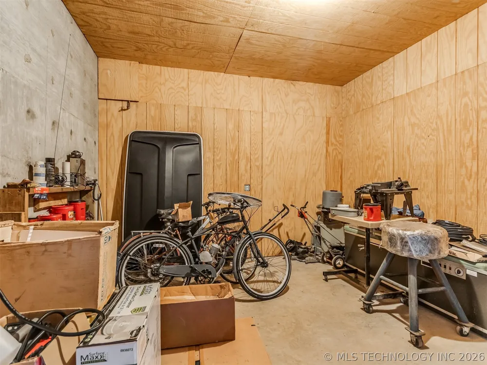 19190 Valley View Lane Catoosa, OK 74015