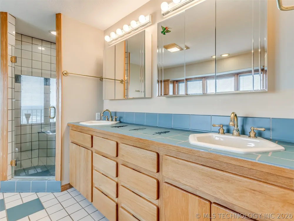 19190 Valley View Lane Catoosa, OK 74015
