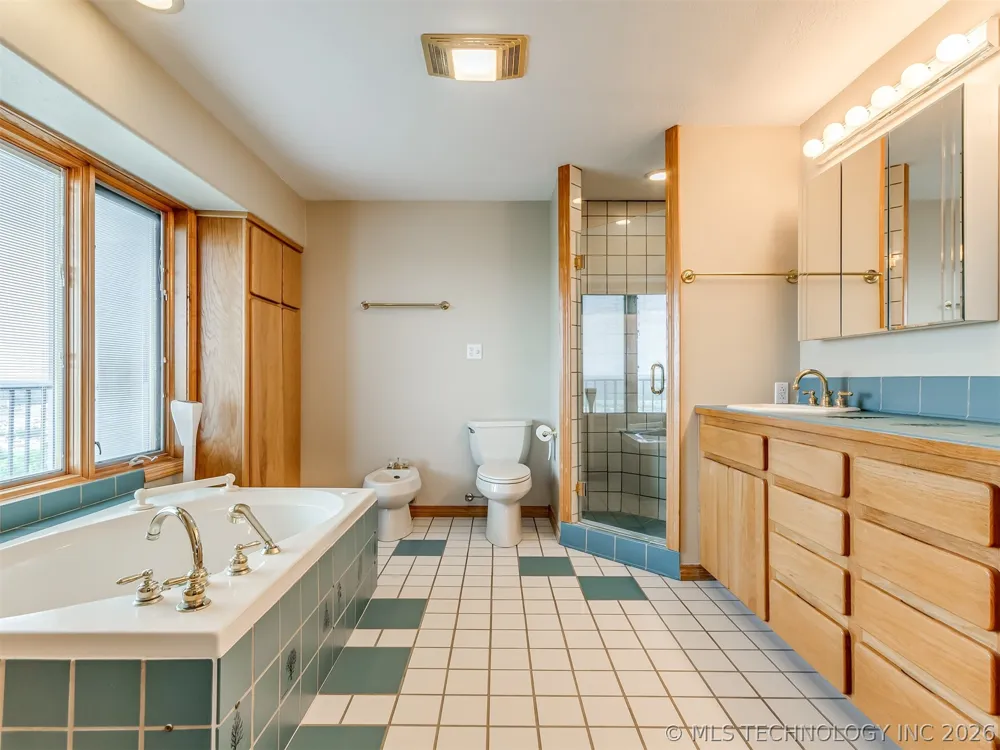 19190 Valley View Lane Catoosa, OK 74015