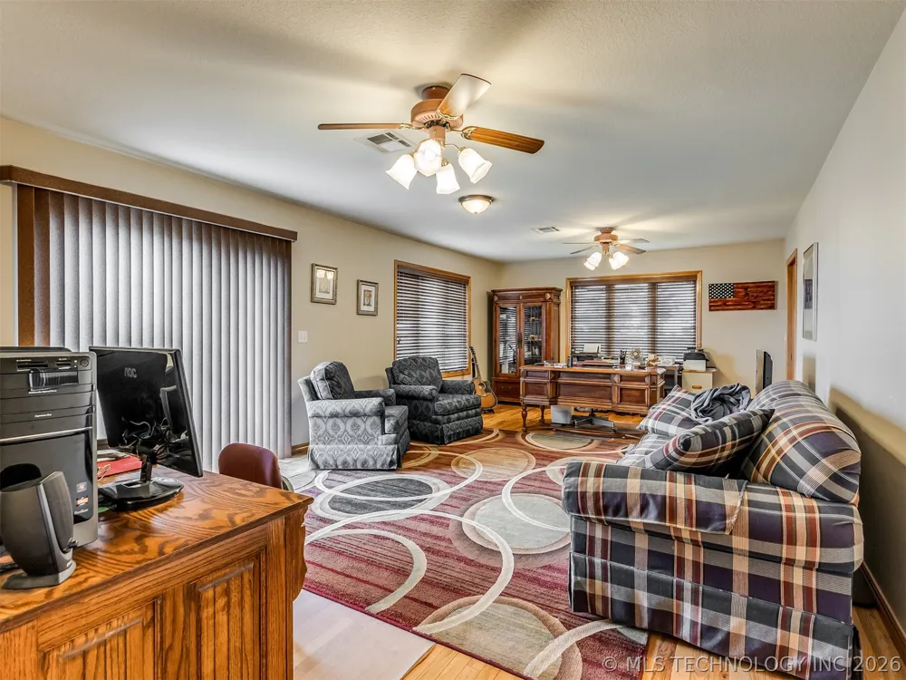 19190 Valley View Lane Catoosa, OK 74015