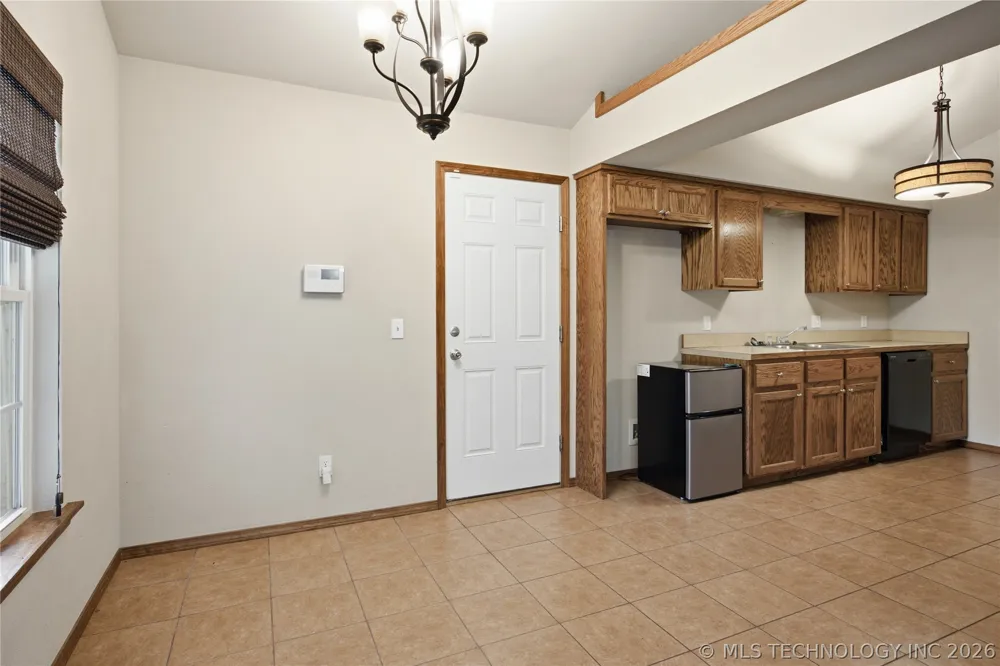 108 W Division Street Oktaha, OK 74450