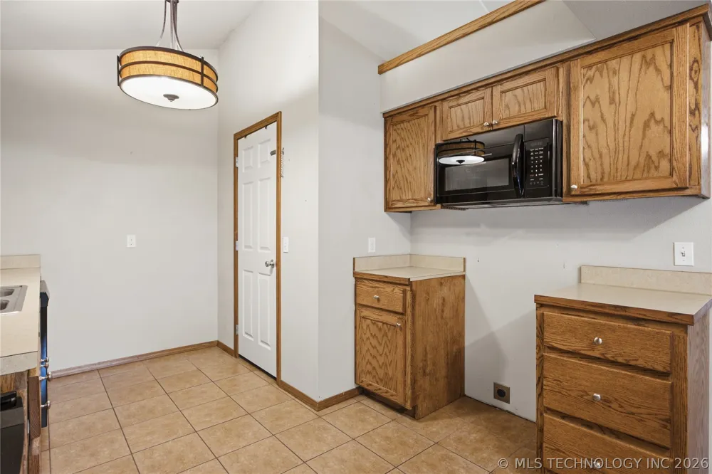 108 W Division Street Oktaha, OK 74450