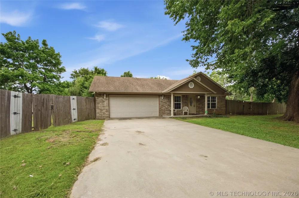 108 W Division Street Oktaha, OK 74450