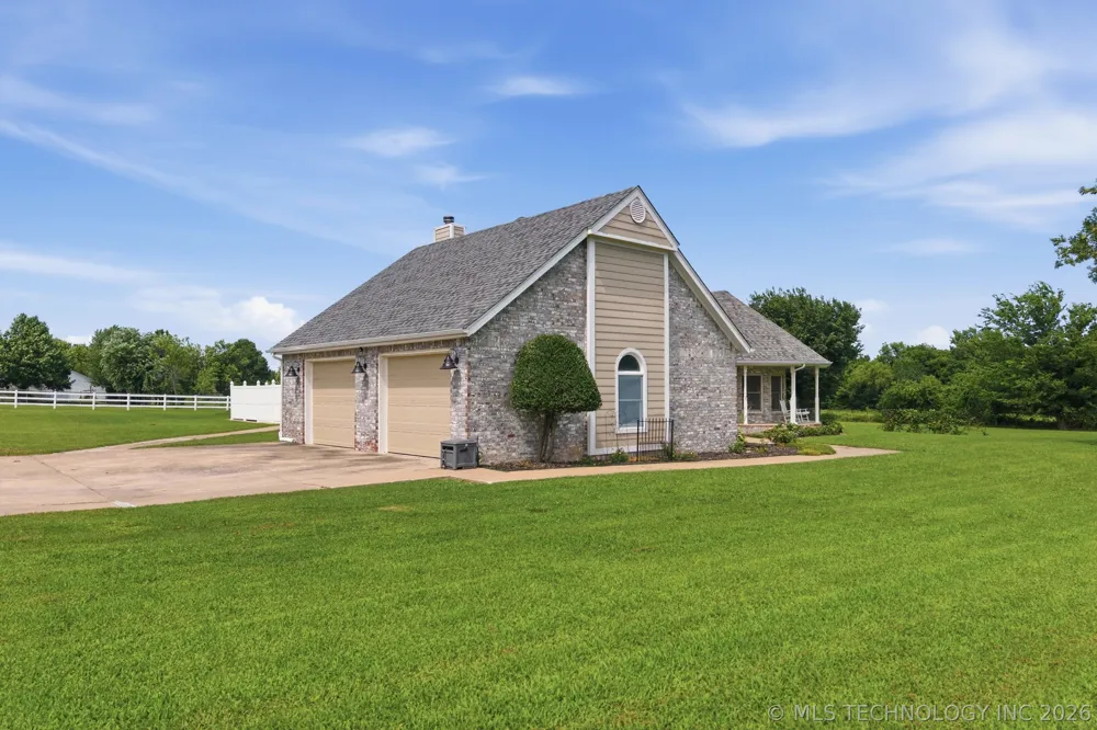 29945 S River Ridge Drive Catoosa, OK 74015
