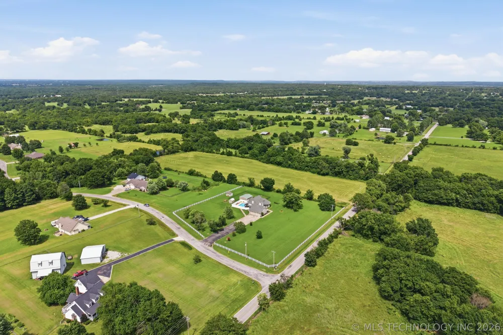 29945 S River Ridge Drive Catoosa, OK 74015
