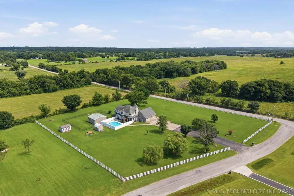29945 S River Ridge Drive Catoosa, OK 74015