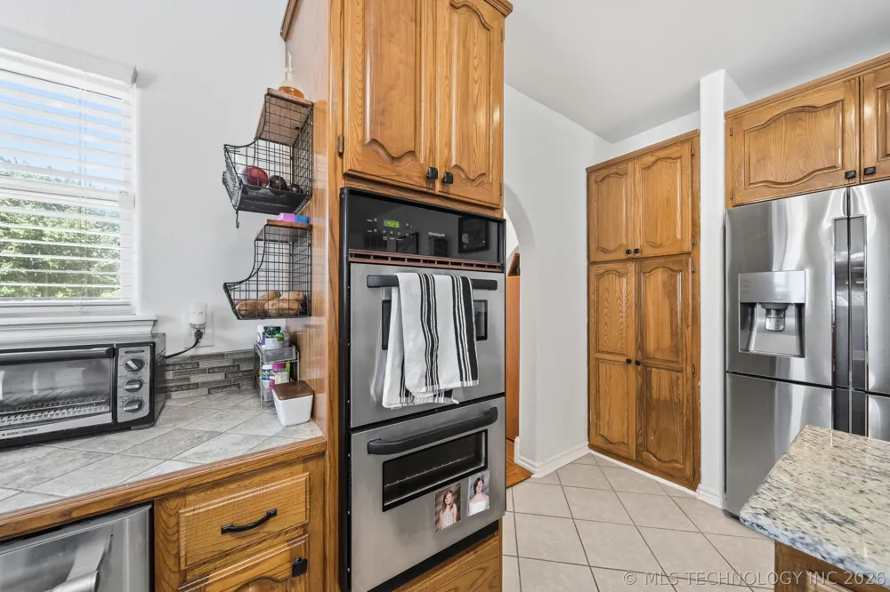 29945 S River Ridge Drive Catoosa, OK 74015