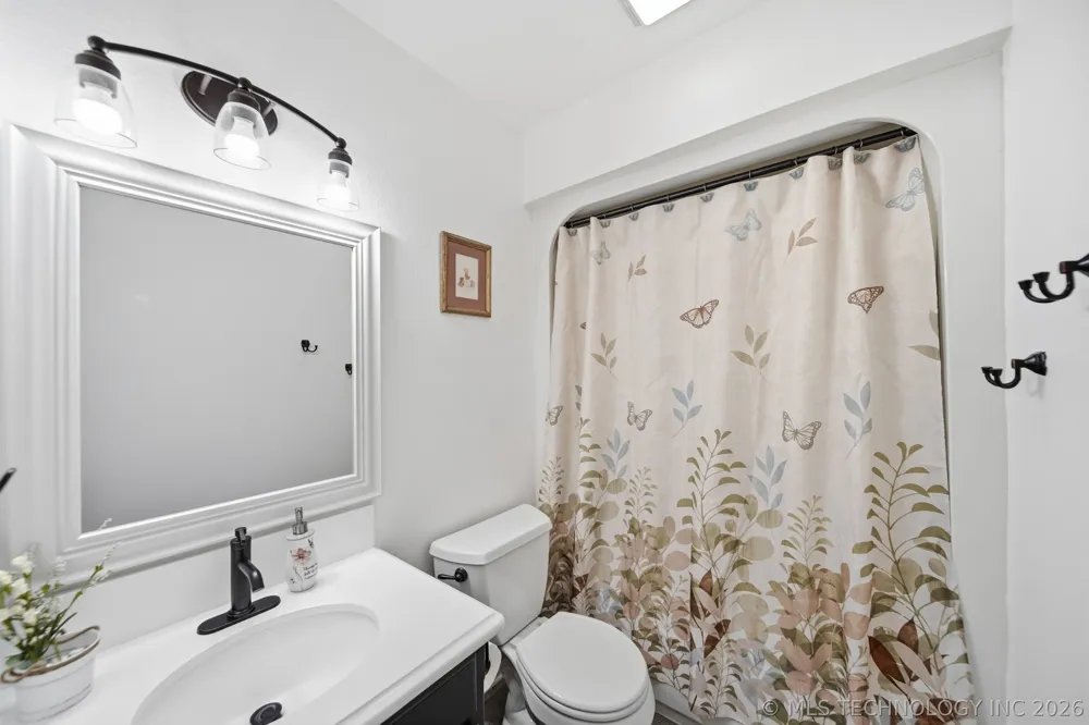 29945 S River Ridge Drive Catoosa, OK 74015