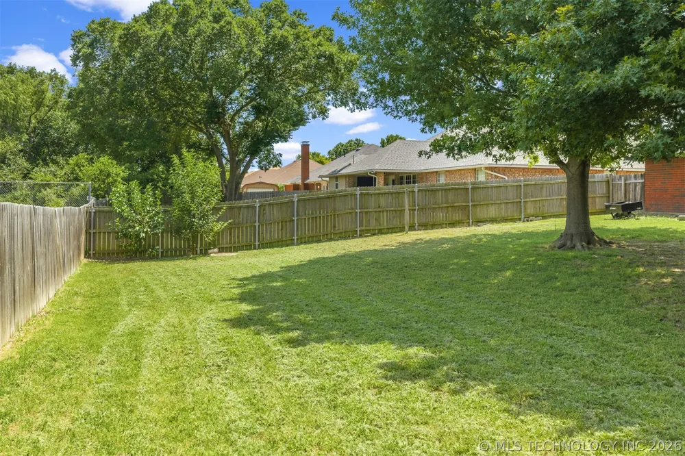 1604 Southern Hills Ardmore, OK 73401