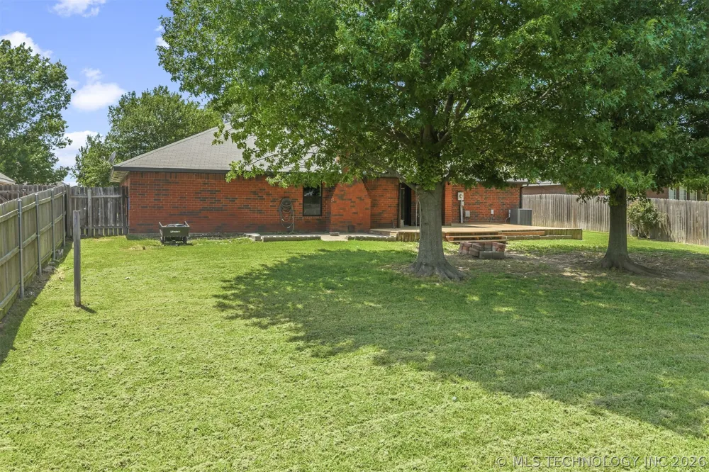 1604 Southern Hills Ardmore, OK 73401