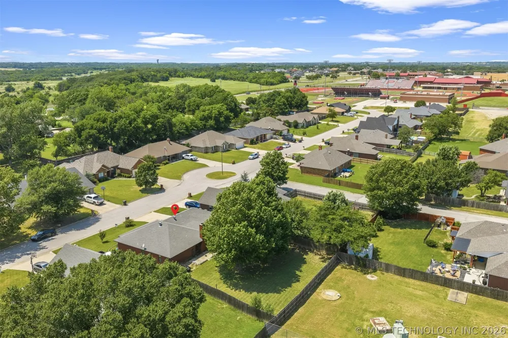 1604 Southern Hills Ardmore, OK 73401