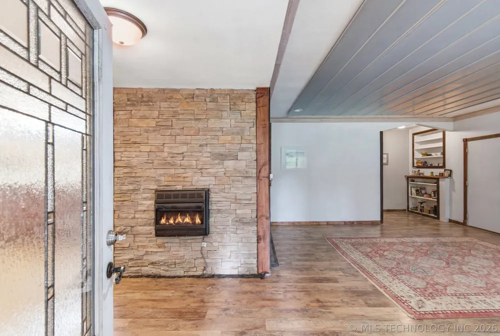 8049 Highway 10 Tahlequah, OK 74464